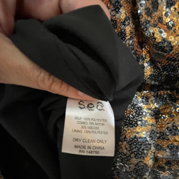 Sea NY Leopard Sequin Blouse Long Sleeve Elastic Neck Zip Back Gold Black Size 4 - Picture 5 of 6